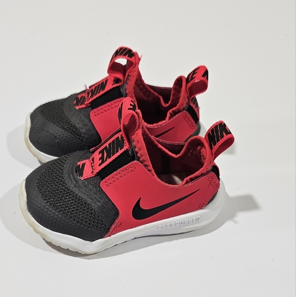 Nike Flex Runner Boy Girl Baby Toddler Size 5c Red Gray Black Sneaker - Picture 4 of 8